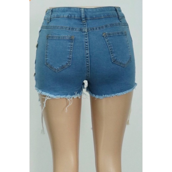 Ribboned Shorts - Picture 2 of 3